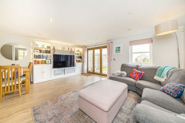 3, Shears Lane, London photo 2