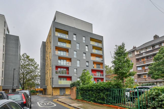 Thumbnail Flat to rent in Crowder Street, Tower Hamlets, London