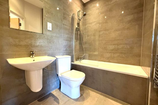 18, Bradley Court, Camberley photo 3