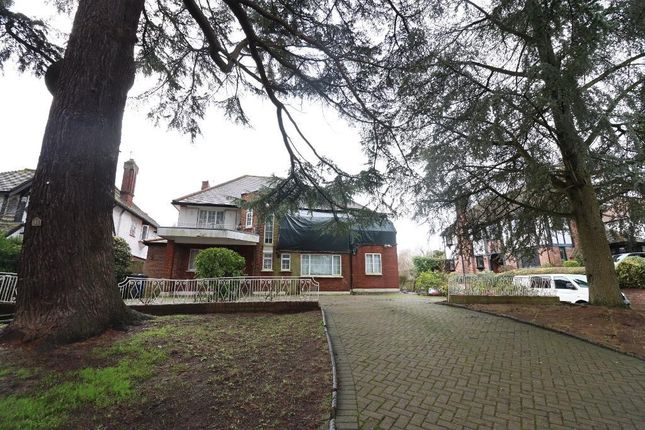 41, Canons Drive, Edgware photo 2