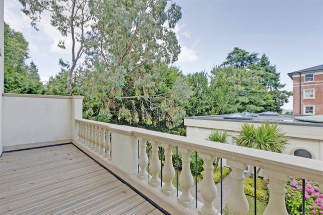25 Cartwright Court, Victoria Road, Malvern photo 3