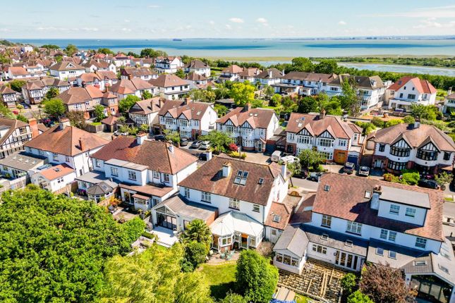 19, Dale Road, Leigh-On-Sea photo 3