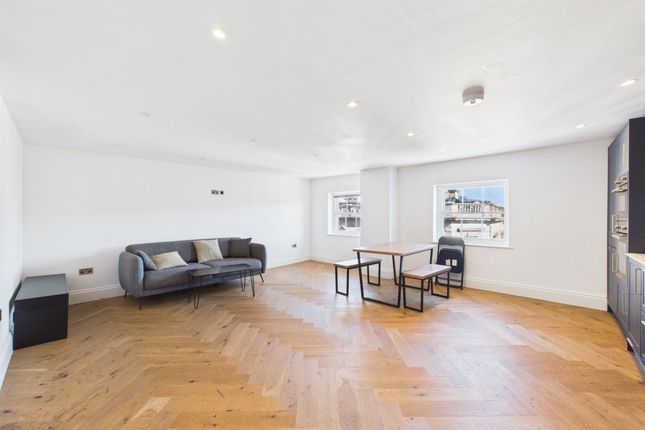 Flat 11, 7 Clarence Yard, Brighton photo 2