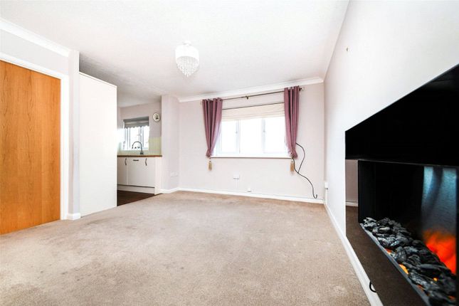 24a, Ravenscourt, Brentwood photo 4