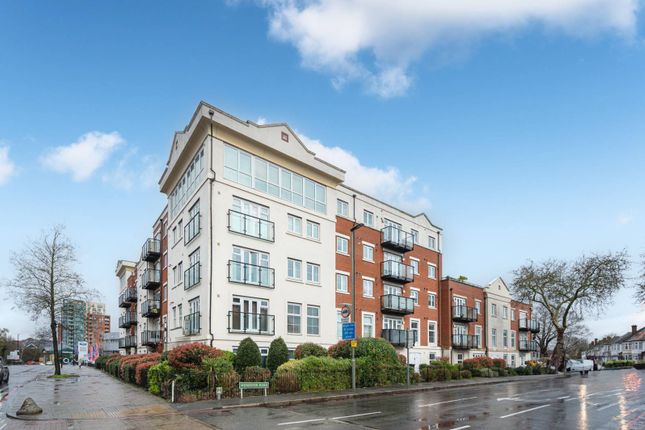 Flat for sale in Masons Hill, Bromley