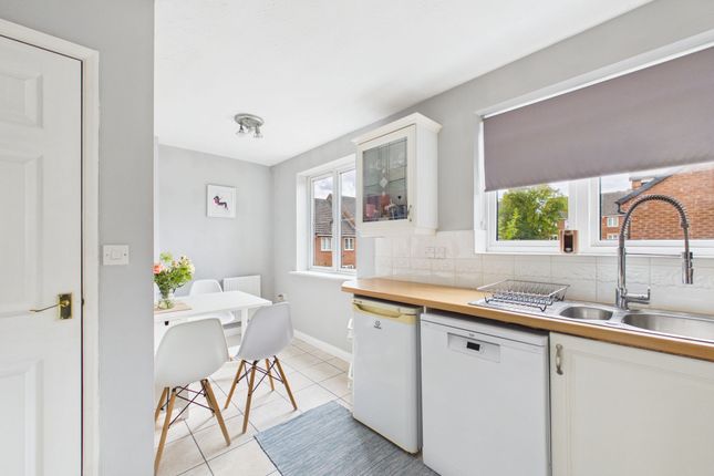27 Cudworth Drive, Nottingham photo 3