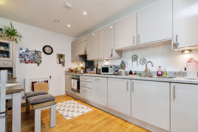 Flat for sale in 19 Lennard Road, Croydon