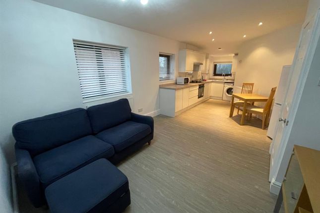 Mellor Road, Cheadle Hulme photo 2