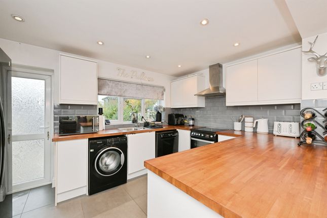 11, Macers Lane, Broxbourne photo 4
