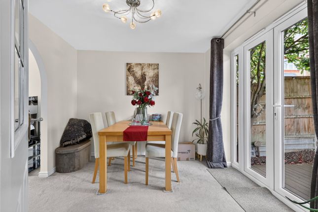 10, TUFFLEYS WAY, Leicester photo 4