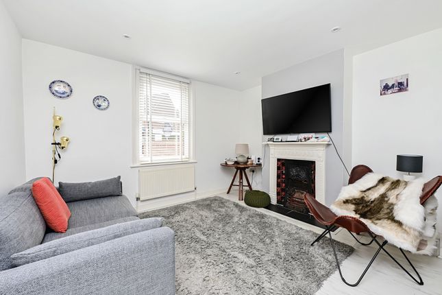 4 The Crescent, Darby Green Road, Camberley photo 2