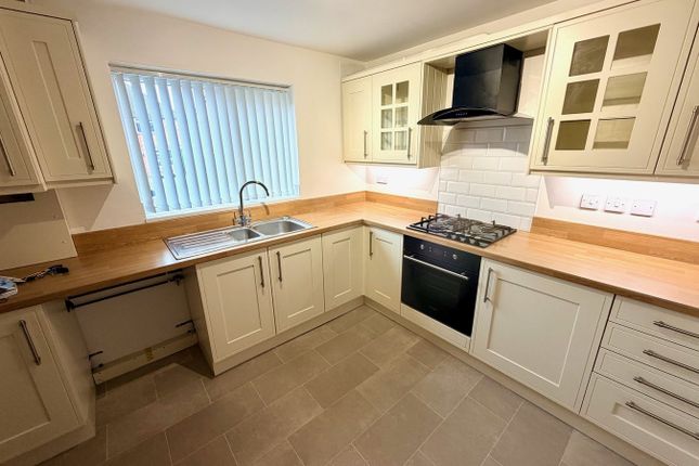 74, Moatbrook Avenue, Wolverhampton photo 3