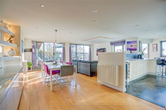 Flat for sale in Park View Road, Hove, East Sussex