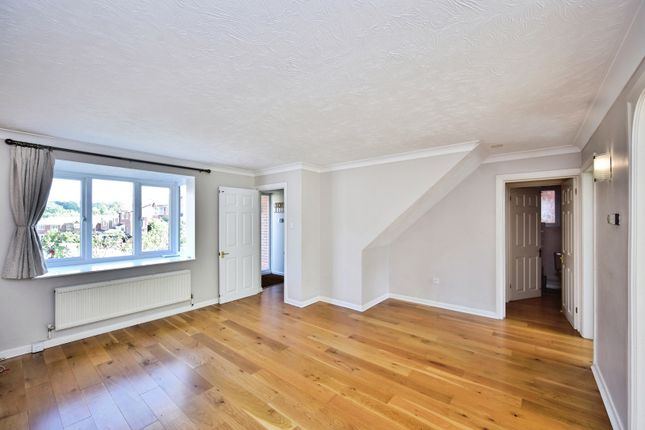 6, Peverel Drive, Maidstone photo 4