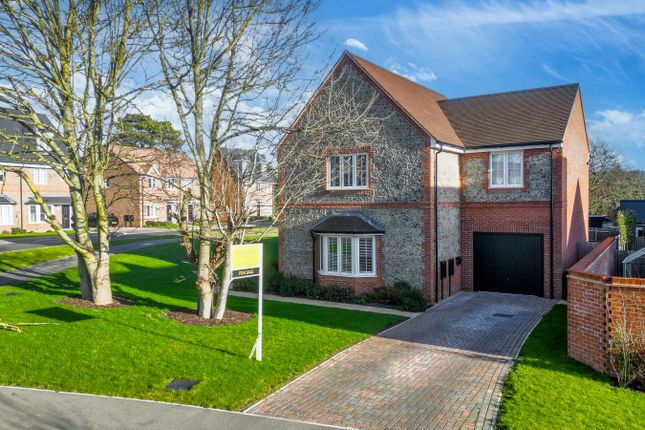 Thumbnail Detached house for sale in Legion Field Crescent, Tring