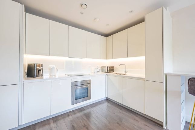 Thumbnail Flat to rent in St Pauls Way, Mile End, London