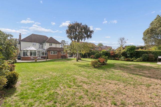 Clevehurst Close, Stoke Poges photo 3