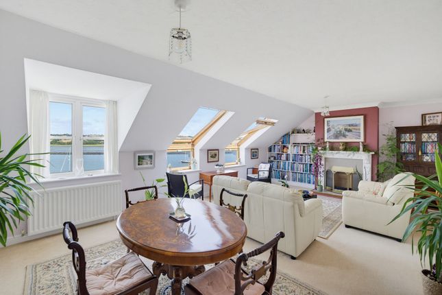 10 Hodders Way, Saltash photo 2