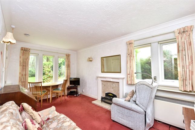 3, The Manor, Oakwood photo 2