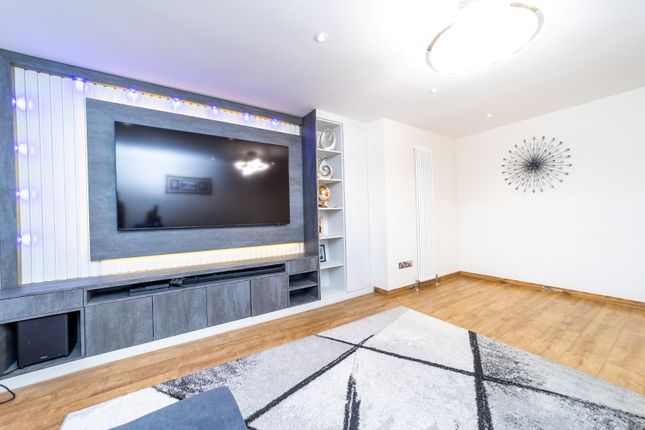 19, Forest Rise, Thurnby, Leicester photo 3