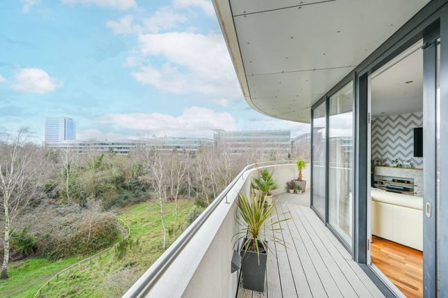 Thumbnail Flat for sale in Colonial Drive, Gunnersbury, London