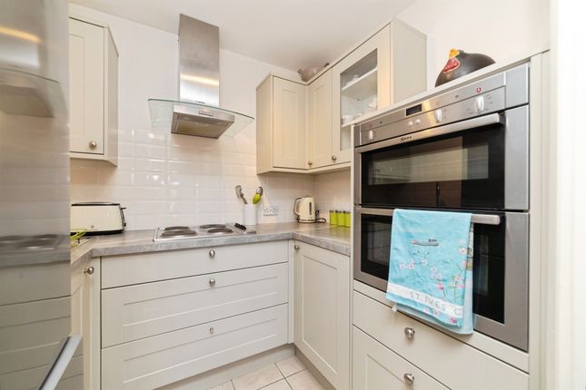 57, Roseacre Gardens, Welwyn Garden City photo 4