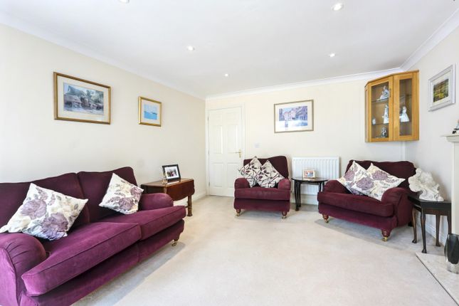 4, Willow Drive, Carterton photo 4