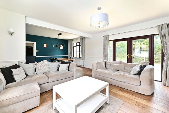 153, Branksome Hill Road, Sandhurst photo 2