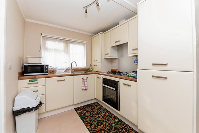 Mobile/park home for sale in Cheveley Park, Grantham