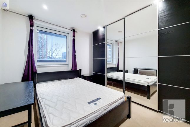 Flat 307,, Wharfside Point South, Isle of Dogs photo 4