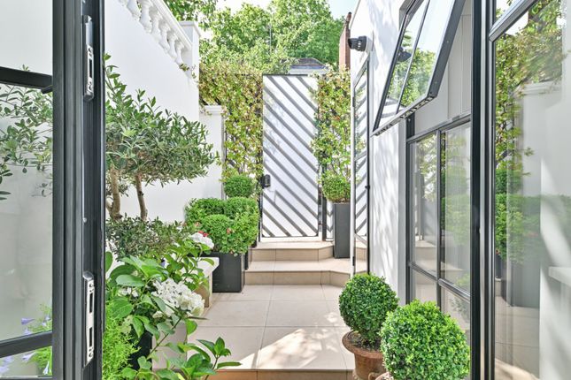 25, Elm Park Road, London photo 3