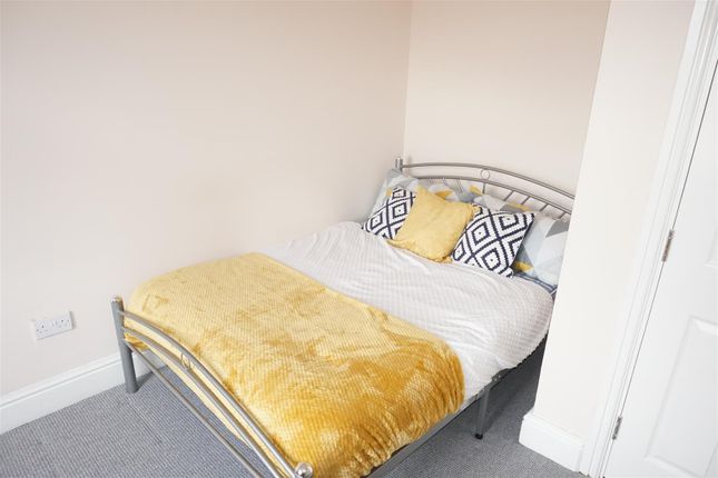 Thumbnail Shared accommodation to rent in Cottingham Road, Hull