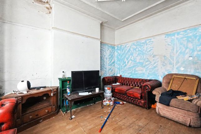 8, Francis Avenue, Prenton photo 2