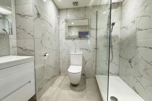 Flat 9 Rotary House,, Breakspear Road, Ruislip photo 3