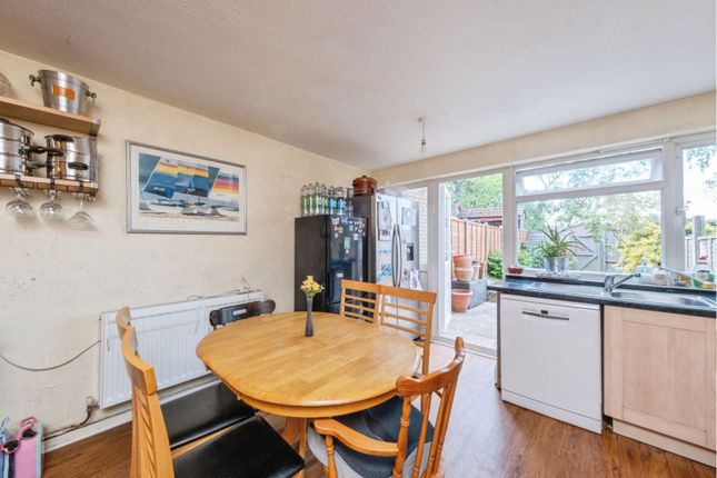 47, Ramsons Avenue, Milton Keynes photo 4