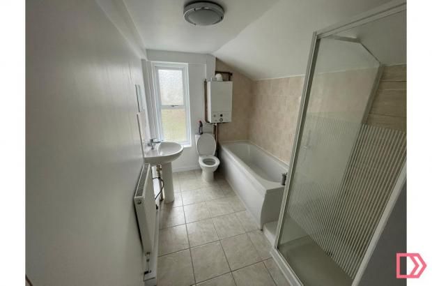 End terrace house to rent in Oxford Road, Sidcup, Greater London