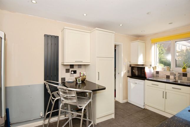 15, Kitwood Drive, Reading photo 2