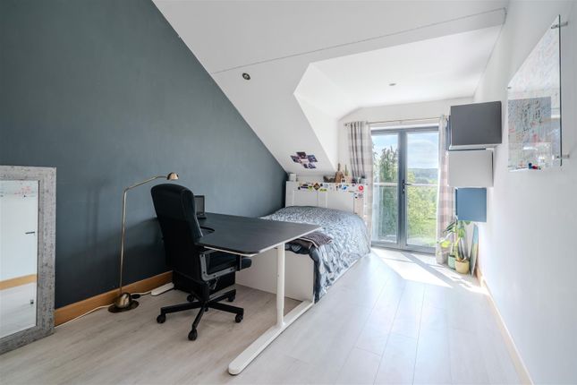 Bedroom1.Jpg