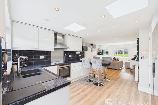 41 Beechen Lane, Tadworth photo 2