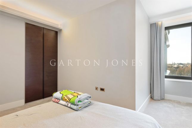 Flat to rent in The Corniche, Tower Two, 23 Albert Embankment, Vauxhall, London