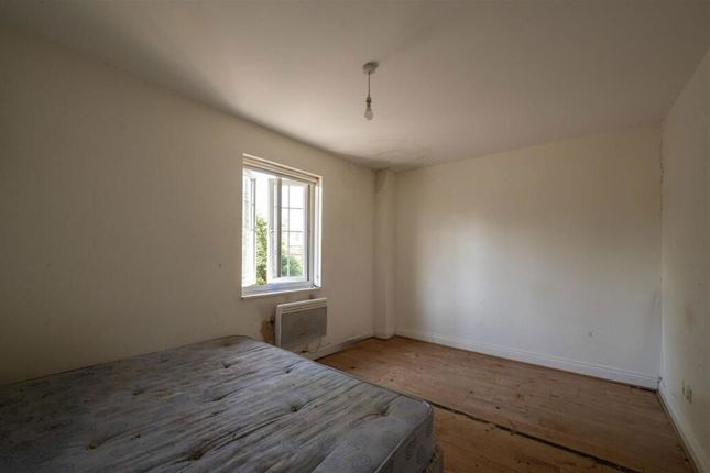 2, Brentfield Close, Neasden photo 4
