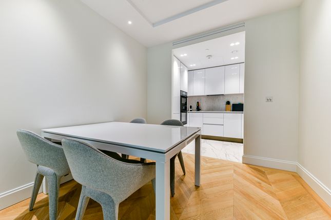 Triplex to rent in Horseferry Road, London