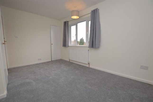 46, Garnett Crescent, Leicester photo 5