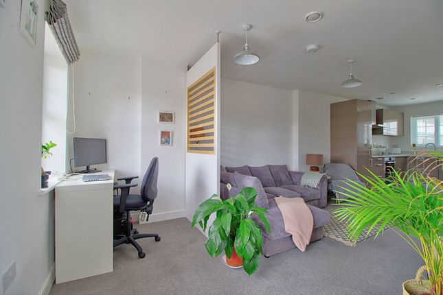 Flat 25, Saxons Court, Wokingham photo 3