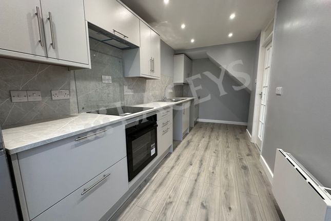 68 Legion Road, YEOVIL photo 2