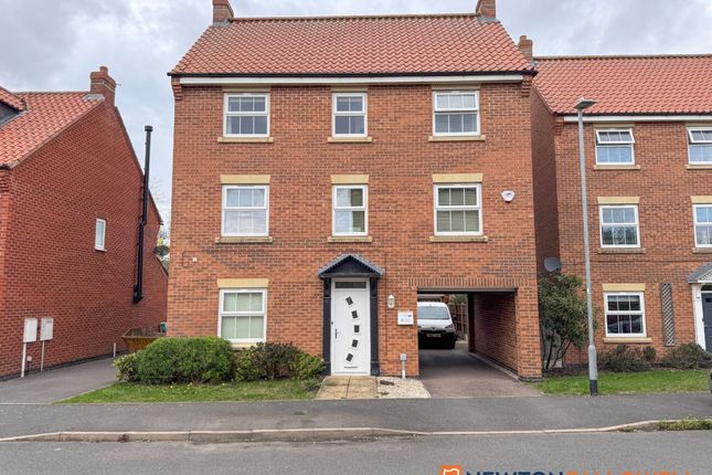 5-bed house on 8 Pond Close, Newark, £300,000