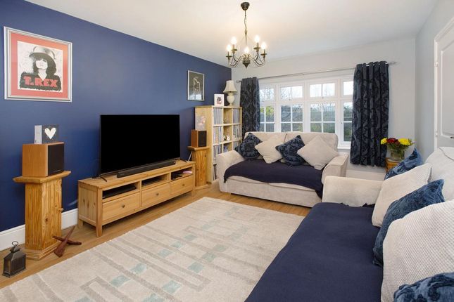 31 Kestrel Way, Dawlish photo 3