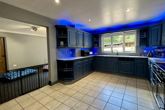 Thornbury House, 2, Coombe Lea, Chepstow photo 4
