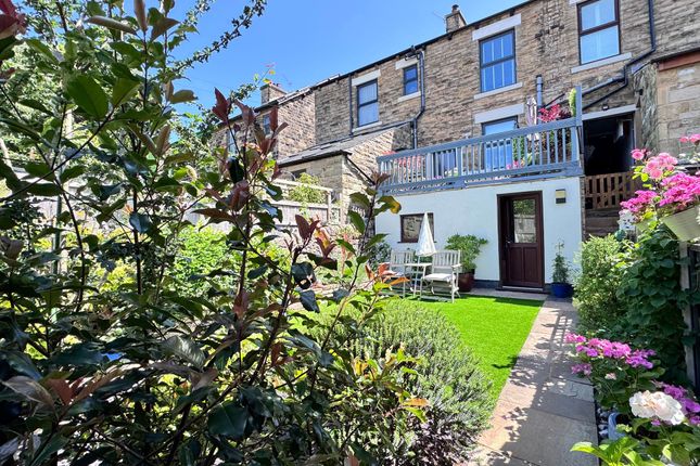 28 Tredcroft Street, Glossop photo 3