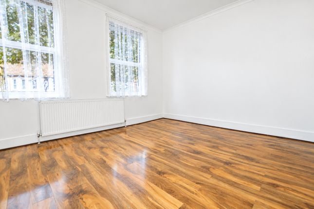 47, Kempton Road, London photo 5